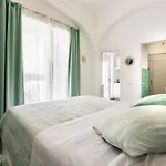 Casa Leucosia بيت ضيافة