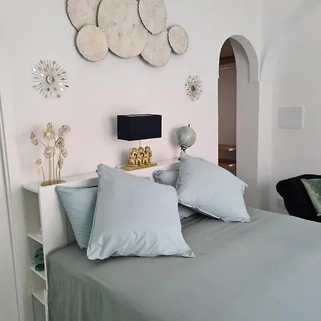 Casa Leucosia Holiday home *