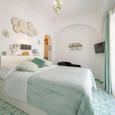 Casa Leucosia بيت ضيافة 3*