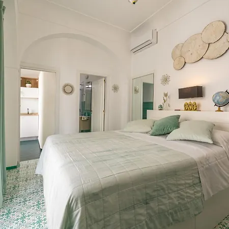 Casa Leucosia 4*