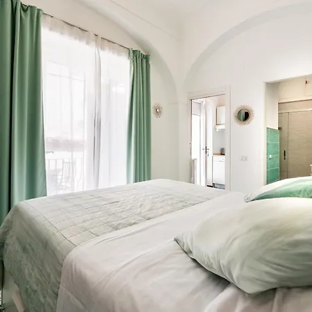 Casa Leucosia 3* 카프리