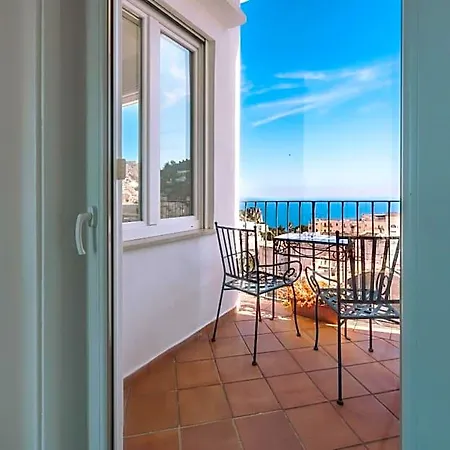 Casa Leucosia 4*