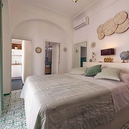 Casa Leucosia 招待所 4*