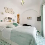 Casa Leucosia 3*